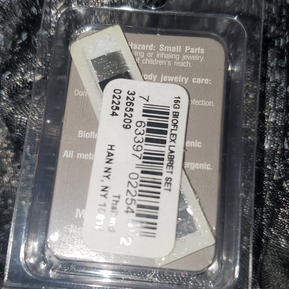 Labret stud - Picture 3 of 3